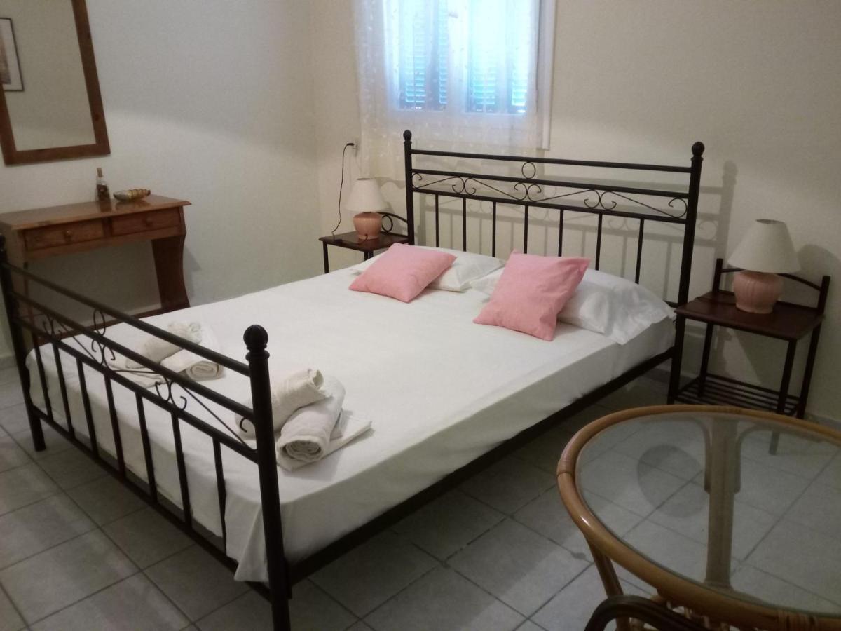 Agnes Rooms Kini Buitenkant foto